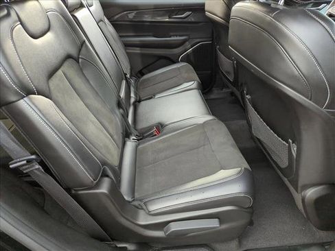 Used 2022 Jeep Grand Cherokee L Laredo AWD/4WD image 19