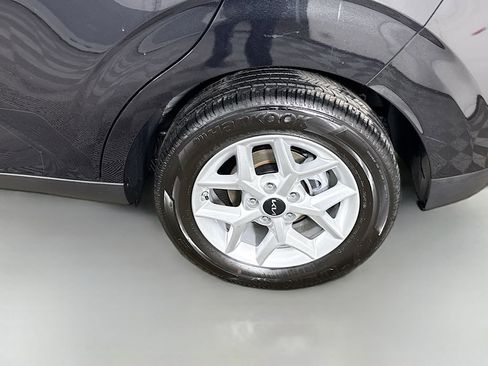 Used 2025 Kia Soul LX w/ LX Technology Package image 32