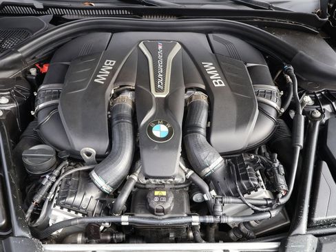 Used 2019 BMW M550i xDrive M550i xDrive Sedan 4D image 11