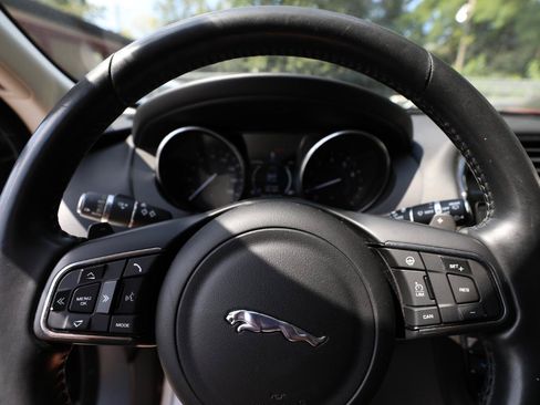 Used 2017 Jaguar F-PACE Premium AWD/4WD image 30