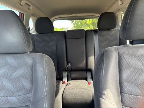 Used 2015 Nissan Rogue SV w/ SV Premium Package AWD/4WD image 24