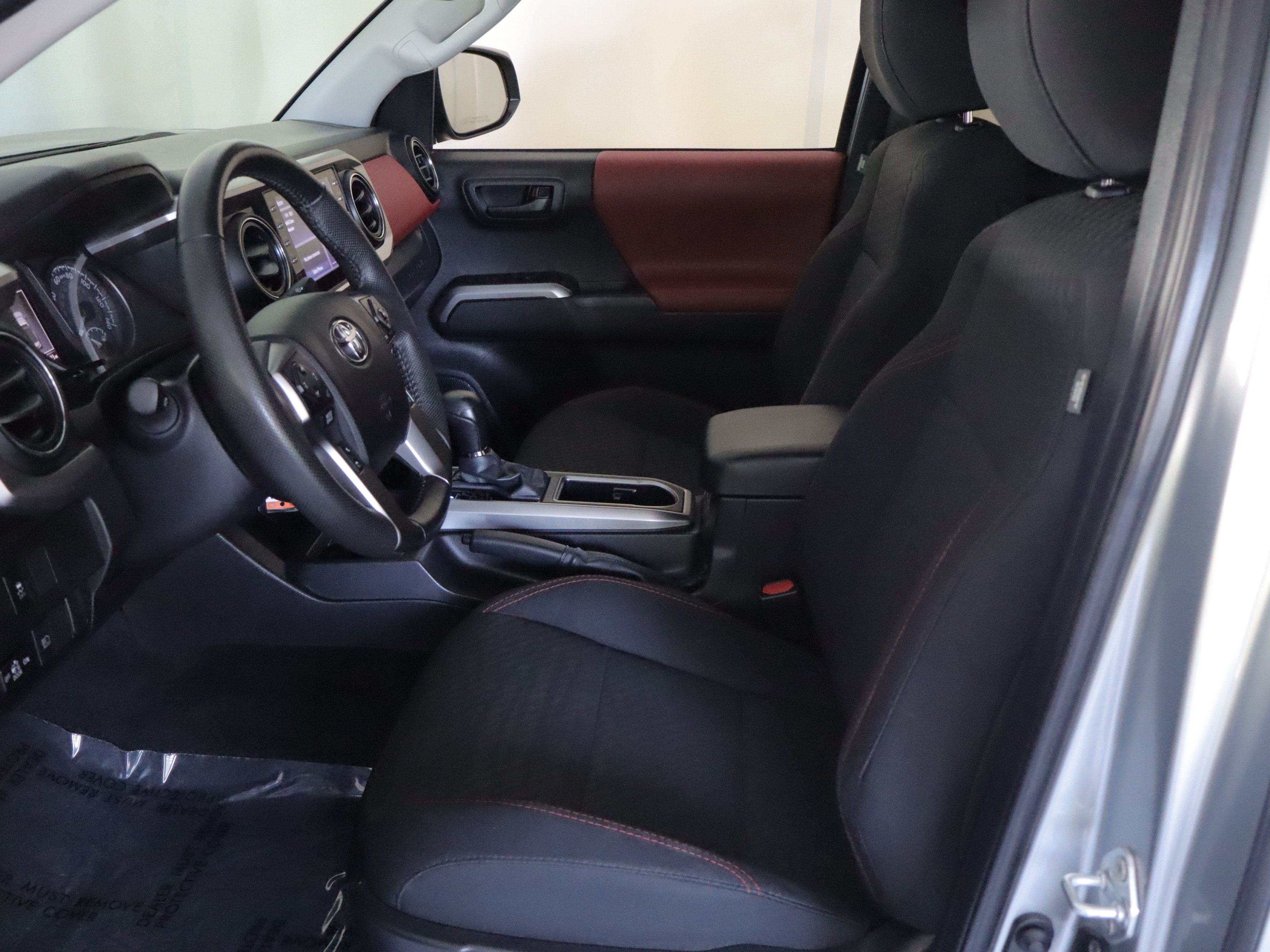 Used 2022 Toyota Tacoma SR5 AWD/4WD image 7