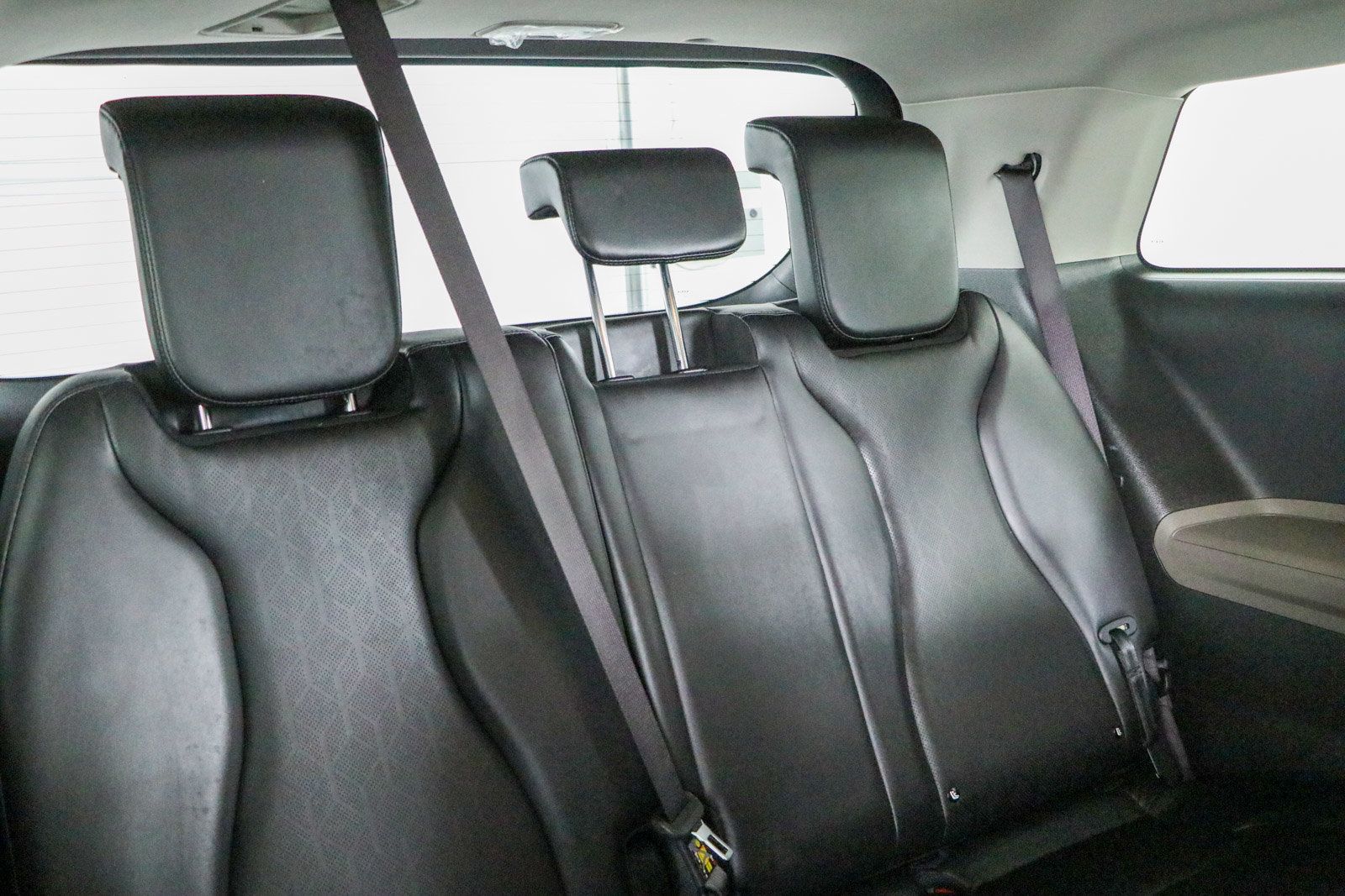 Used 2025 Kia Carnival FWD image 29