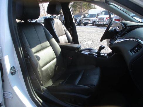 Used 2017 Chevrolet Impala LT w/ Leather Package image 23
