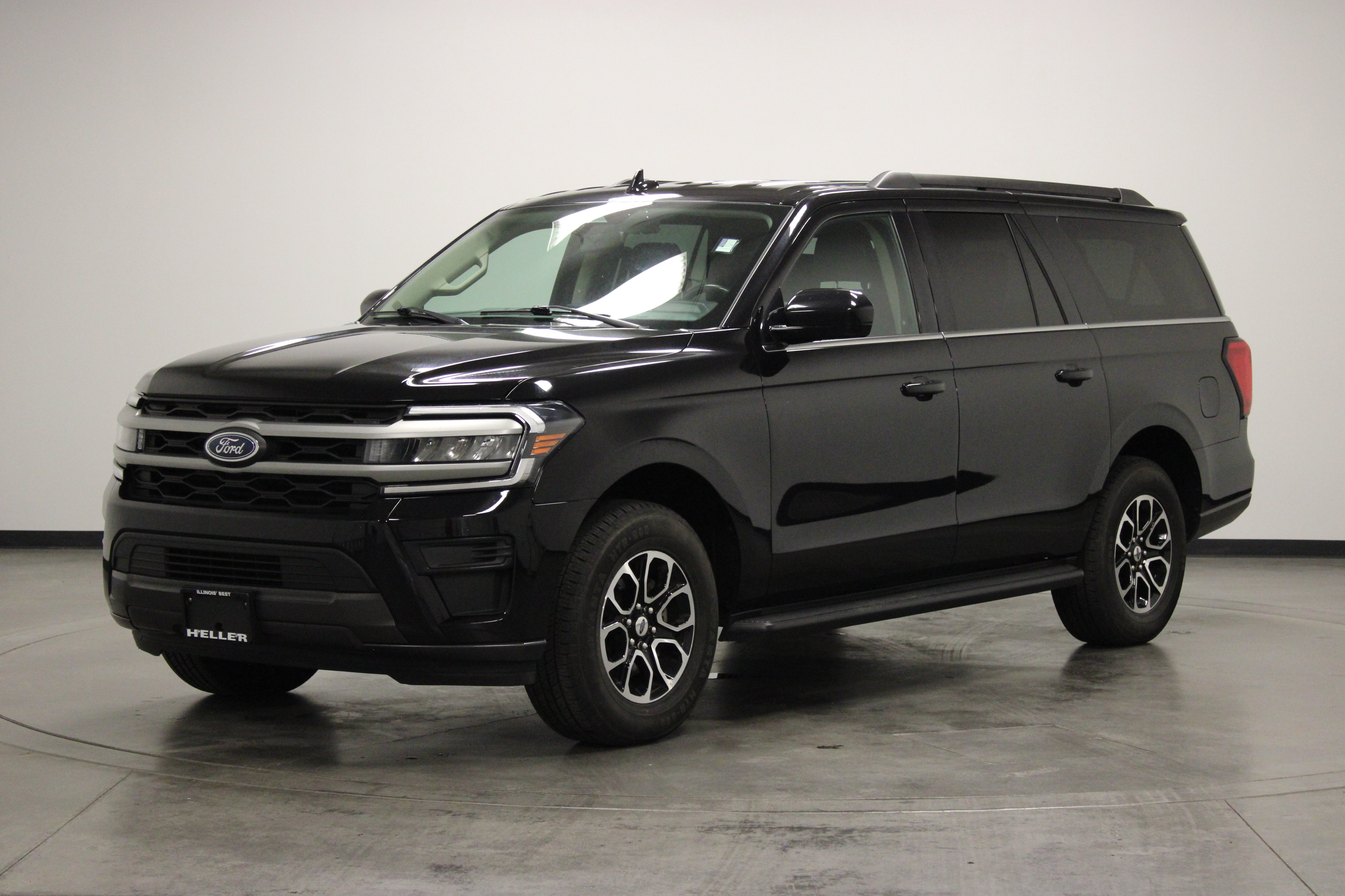 Used 2024 Ford Expedition Max XLT AWD/4WD image 4