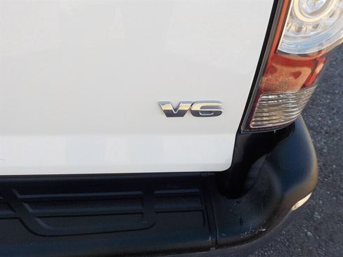 Used 2015 Toyota Tacoma 4x4 Double Cab w/ TRD Off-Road Package image 39