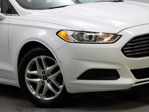 Used 2013 Ford Fusion SE image 3