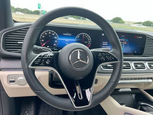 Used 2026 Mercedes-Benz GLE 450e 4MATIC image 17