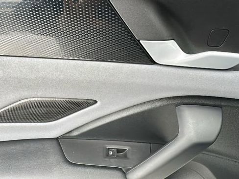 Used 2025 Volkswagen Tiguan SE R-Line image 33