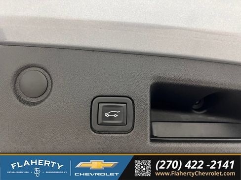 Used 2023 Chevrolet Equinox Premier AWD/4WD image 21