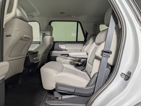 Used 2026 Ford Expedition Active RWD image 12