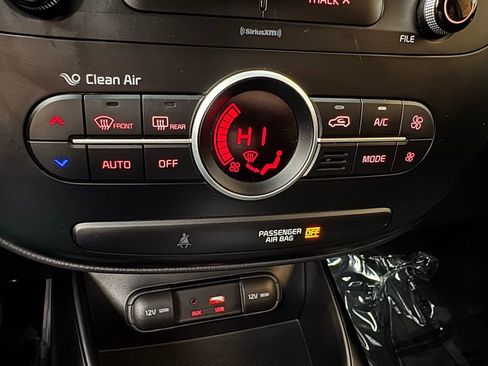 Used 2017 Kia Soul + w/ Designer's Package image 24