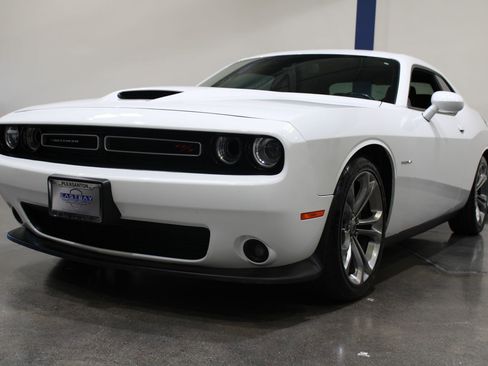 Used 2020 Dodge Challenger R/T RWD image 6