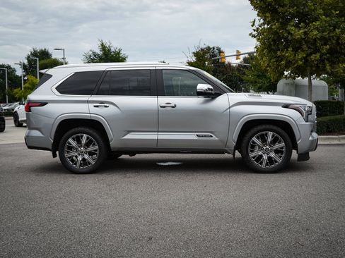 Used 2024 Toyota Sequoia Capstone AWD/4WD image 11