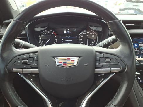 Used 2022 Cadillac XT6 Premium Luxury AWD/4WD image 16