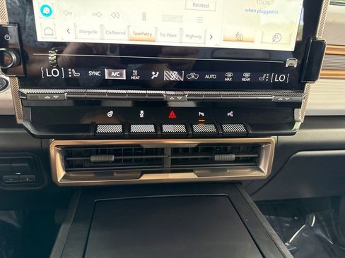 Used 2025 GMC Hummer EV 3X AWD/4WD image 53