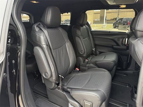 New 2026 Toyota Sienna Limited image 34