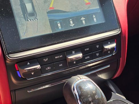 Used 2017 Maserati Quattroporte S GranSport image 40