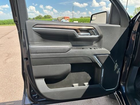 Used 2023 Chevrolet Silverado 1500 LT AWD/4WD image 11