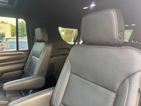 Used 2021 Chevrolet Suburban LT w/ Rear Media and Nav Package RWD image 28