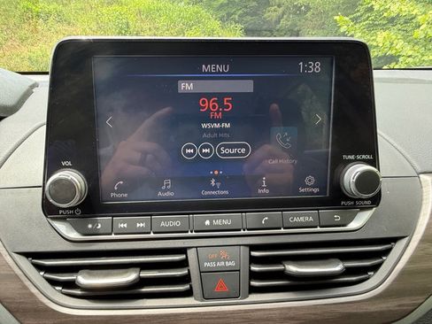 Used 2023 Nissan Altima 2.5 SV FWD image 19