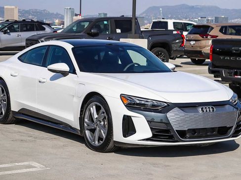 Used 2022 Audi e-tron GT Premium Plus image 3