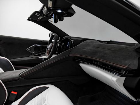 Used 2023 Chevrolet Corvette Stingray Premium Conv w/ Z51 Performance Package image 56