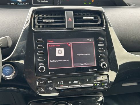 Used 2022 Toyota Prius LE image 19