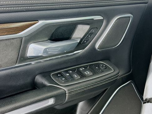 Used 2022 RAM 1500 Laramie AWD/4WD image 15