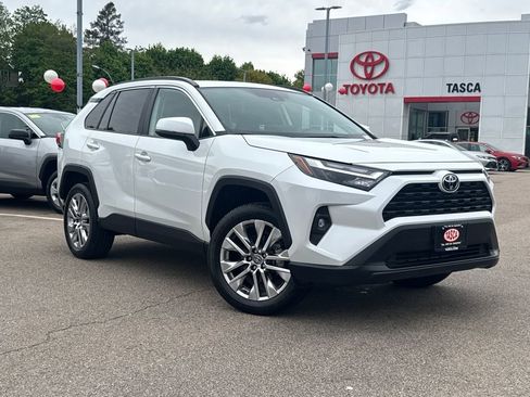 Used 2025 Toyota RAV4 XLE Premium w/ Weather Package AWD/4WD image 1