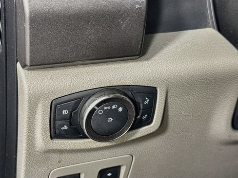 Used 2019 Ford F150 XLT w/ Equipment Group 302A Luxury AWD/4WD image 10