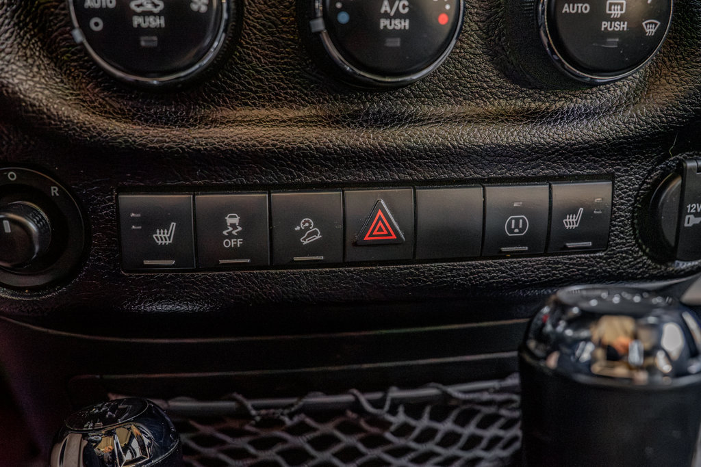 Used 2016 Jeep Wrangler Unlimited Rubicon AWD/4WD image 31