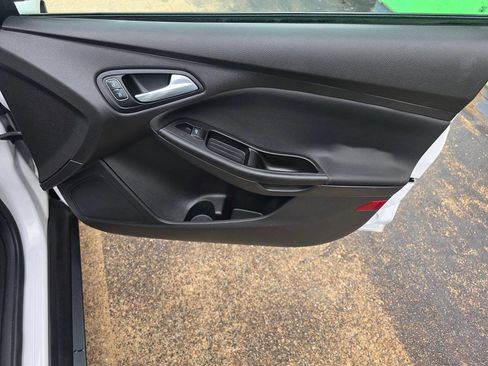 Used 2018 Ford Focus SE image 19