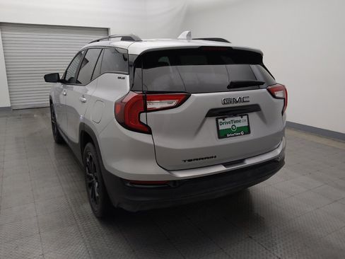 Used 2022 GMC Terrain SLE w/ Driver Convenience Package FWD image 6