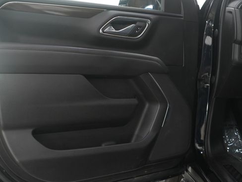 Used 2023 GMC Yukon XL SLE image 20