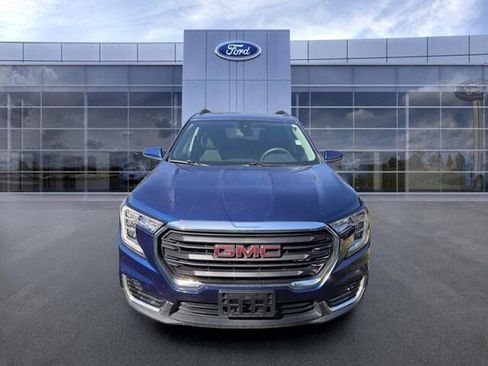 Used 2022 GMC Terrain SLE w/ Driver Convenience Package AWD/4WD image 3