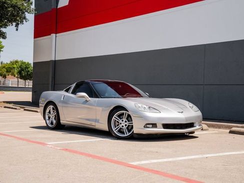 Used 2008 Chevrolet Corvette Coupe w/ Preferred Equipment Group RWD image 19