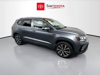 Used 2024 Volkswagen Taos SE video 1