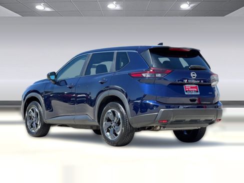 Used 2025 Nissan Rogue SV AWD/4WD image 3