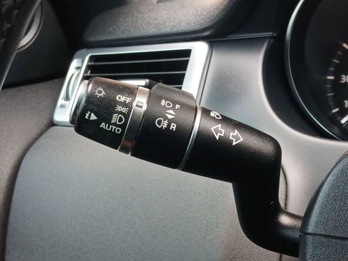 Used 2019 Land Rover Discovery Sport AWD/4WD image 12