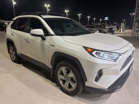 Used 2021 Toyota RAV4 Limited image 2