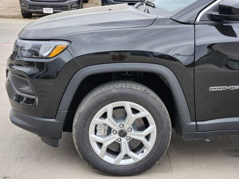 New 2026 Jeep Compass Latitude image 10