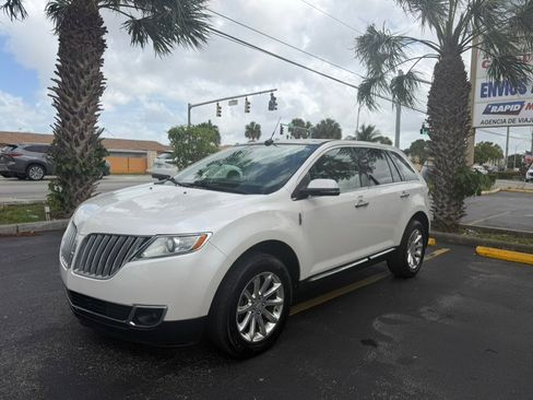 Used 2015 Lincoln MKX FWD w/ Equipment Group 102A image 1