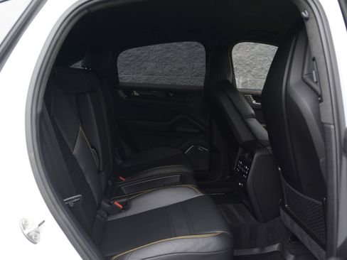 Certified 2024 Porsche Cayenne Turbo GT AWD/4WD image 35