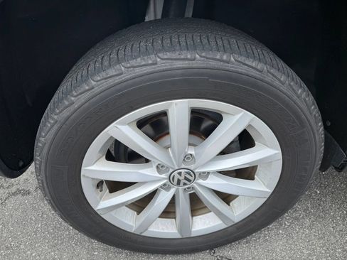 Used 2017 Volkswagen Tiguan Wolfsburg Edition FWD image 37