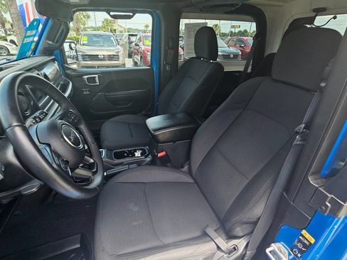 Used 2022 Jeep Wrangler Sport AWD/4WD image 16
