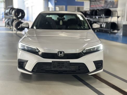 Used 2023 Honda Civic EX image 2