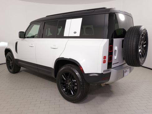 Used 2023 Land Rover Defender 110 S AWD/4WD image 15