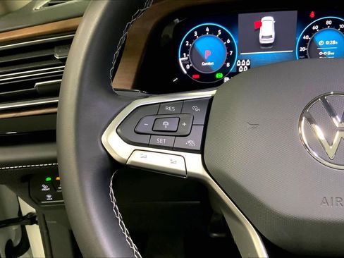 Used 2024 Volkswagen Atlas SE w/ Panoramic Sunroof Package image 22