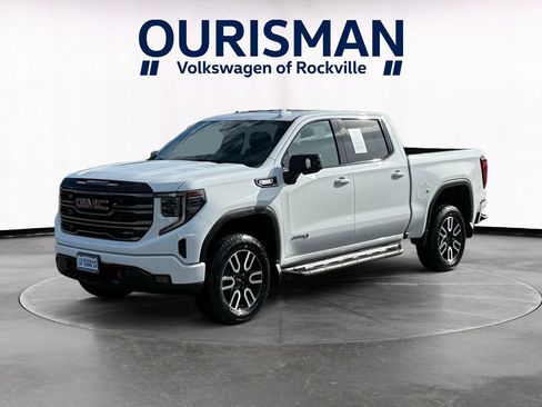 Used 2025 GMC Sierra 1500 AT4 w/ Technology Package AWD/4WD image 2